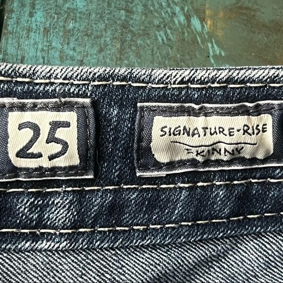 Size 25 Miss Me Signature Rise Skinny Jeans - Picture 13 of 14